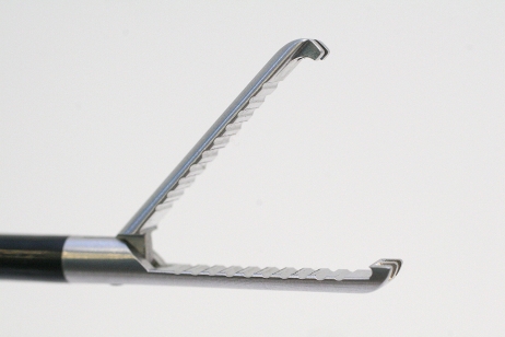 Summit Surgical TR1030 Laparoscopic Retraction Grasping Forceps